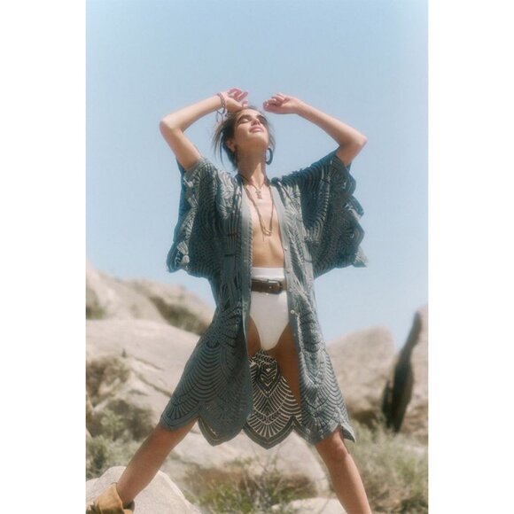 Jen's Pirate Booty Cypress Art Deco Lace Kimono - Picture 7 of 16